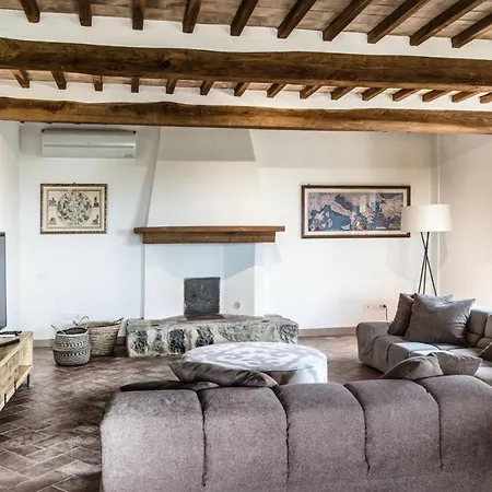 Villa Chiugi By Posarellivillas